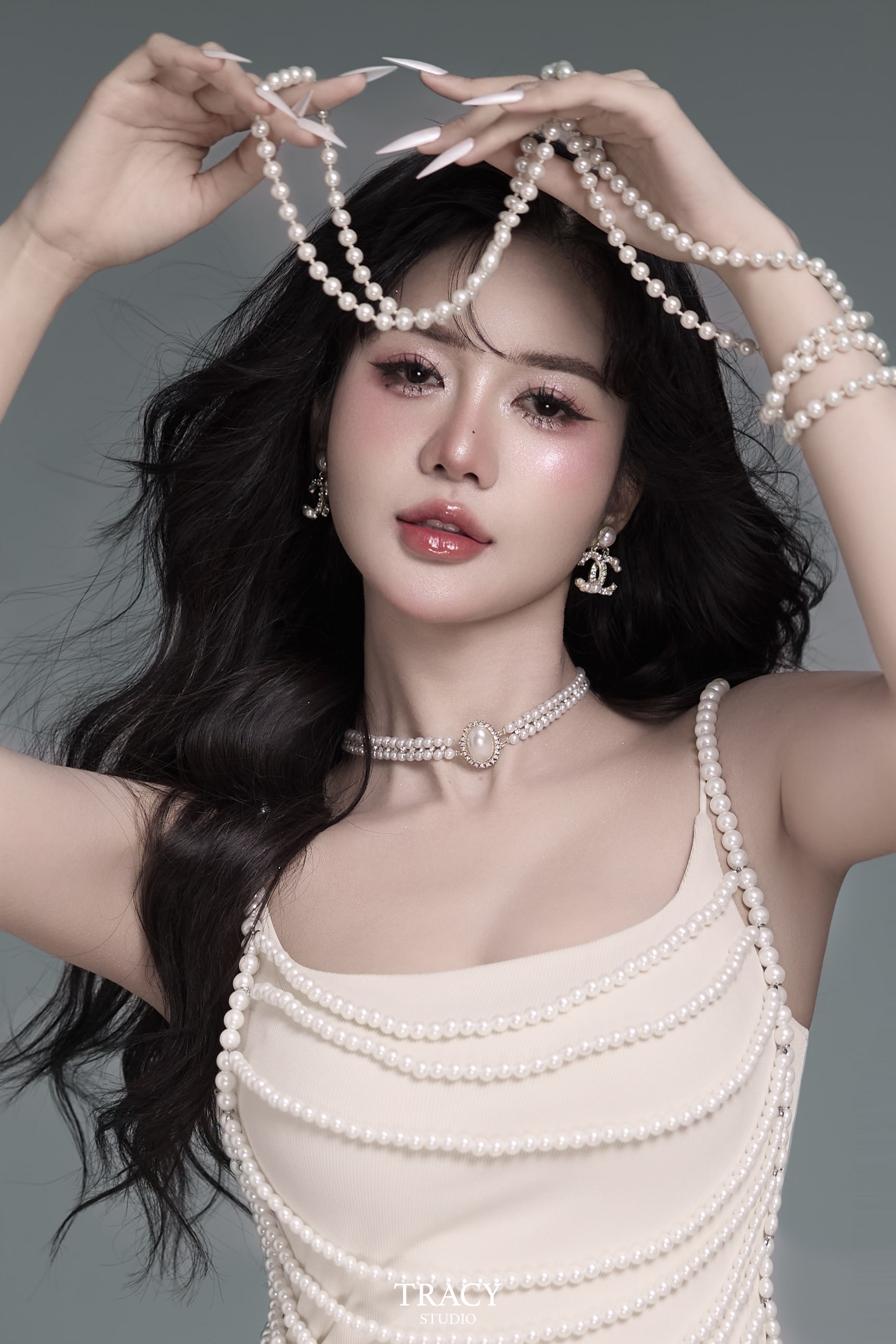 tracy studio chup concept slay triệu hồng